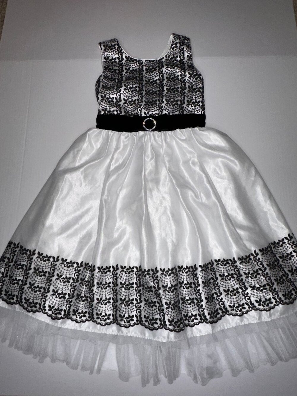JONA MICHELLE Girls lace satin Formal White Black Dress Size 12 STUNNING!
